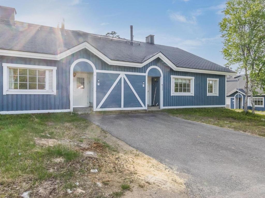 Το κτήριο όπου στεγάζεται  η παραθεριστική κατοικία