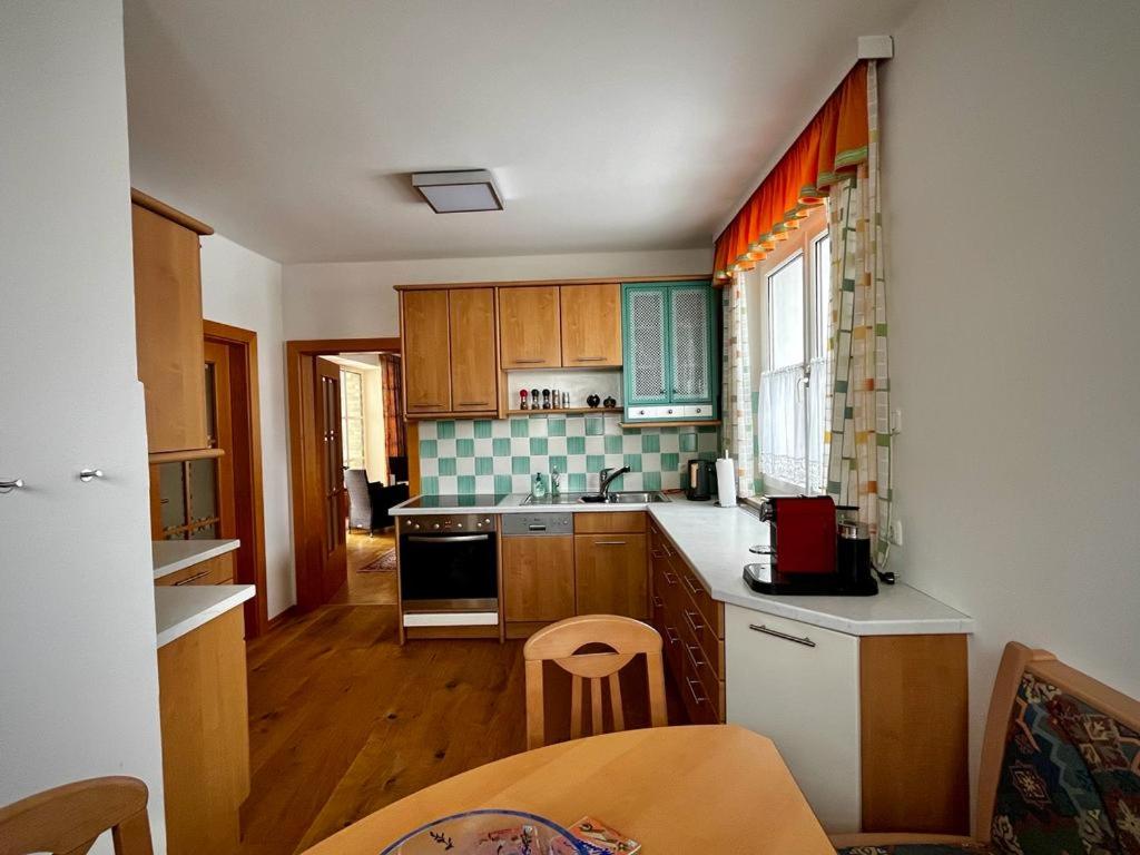 Kuchyň nebo kuchyňský kout v ubytování Luxury-Suites Traunsee