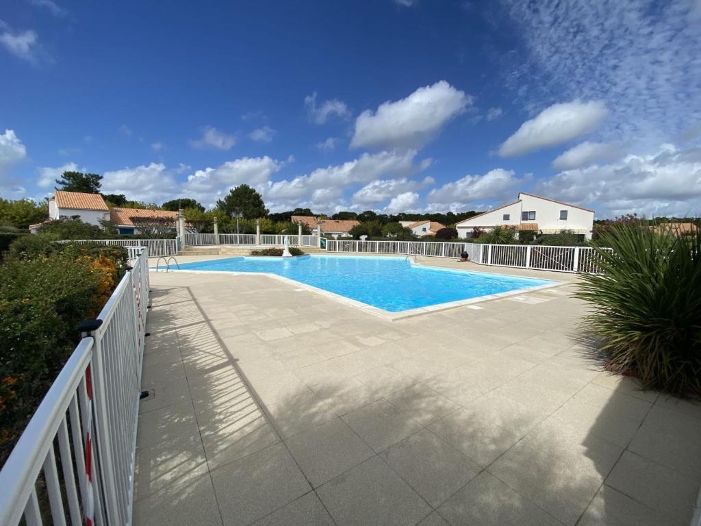 Πισίνα στο ή κοντά στο Holiday Home Bois Soleil by Interhome