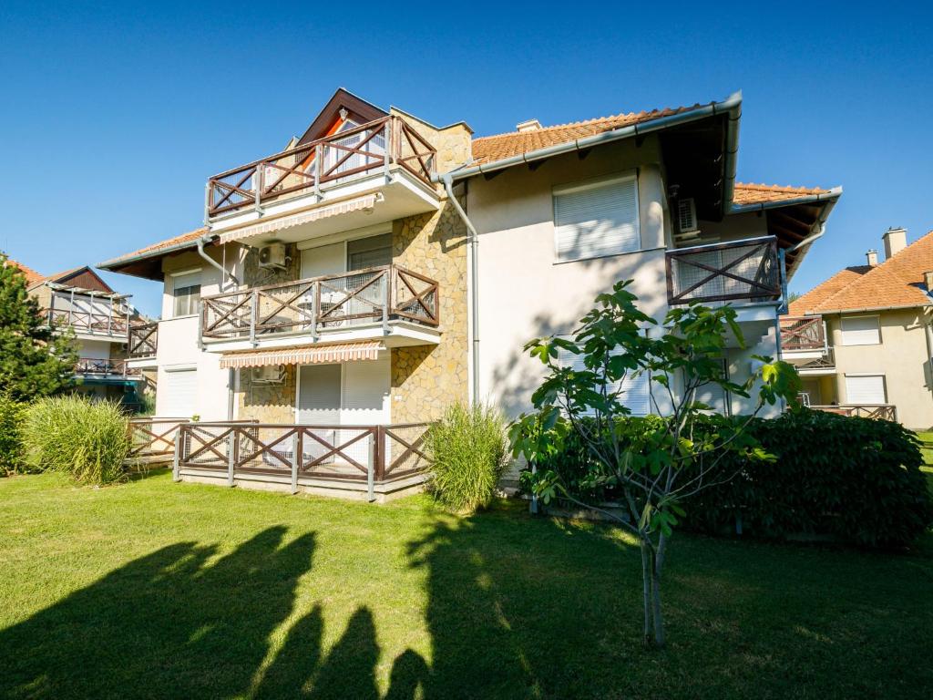 Το κτήριο όπου στεγάζεται  το διαμέρισμα