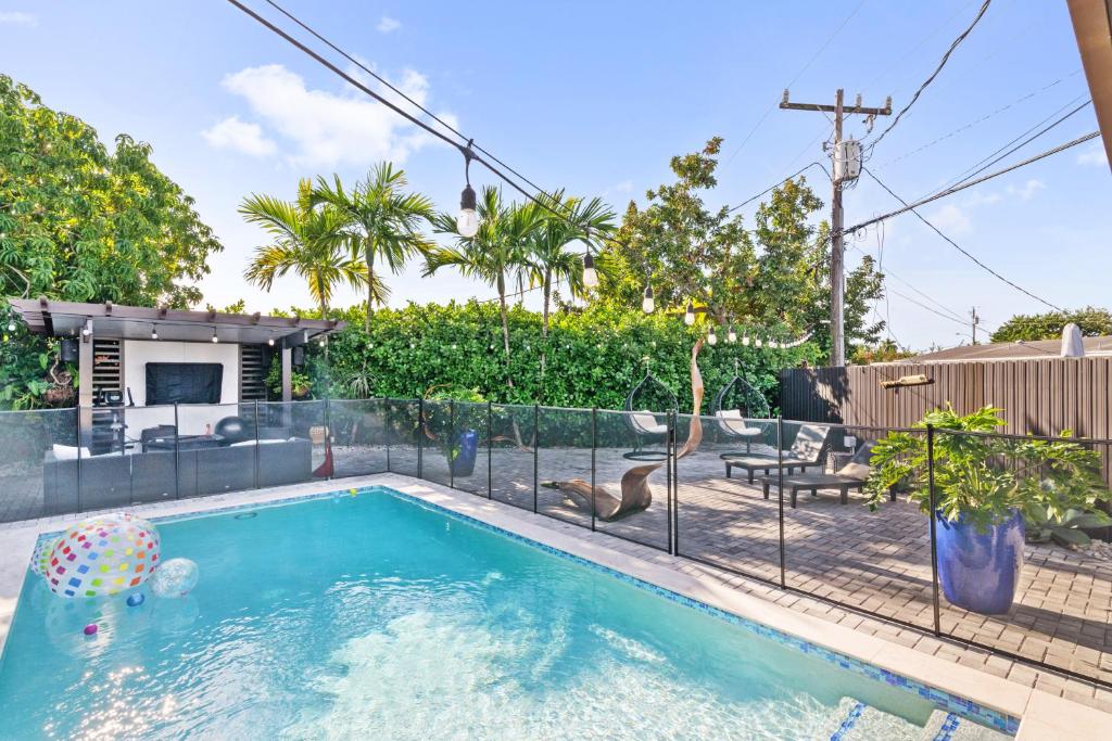 Holiday home LUX Home with Heated Pool near Calle Ocho & MIA Airport ...