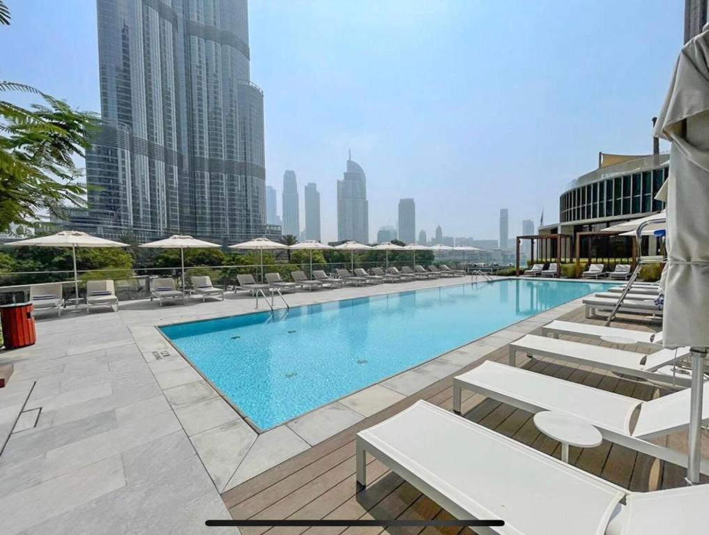 Fotografie z fotogalerie ubytování Deluxe 2BR with Full Burj Khalifa and Fountain View v Dubaji