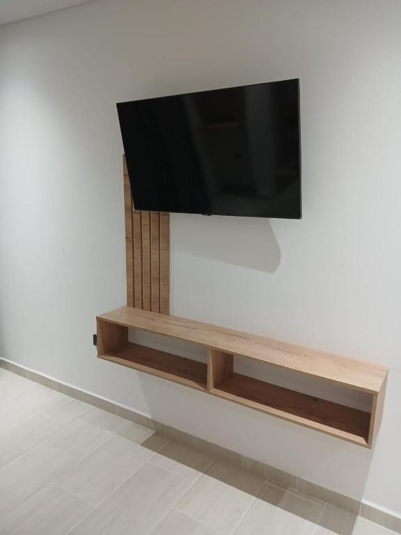 TV a/nebo společenská místnost v ubytování Hotel La Casona San Sebastian