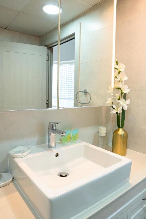 Koupelna v ubytování Veluxa - Stylish 2 Bed with View