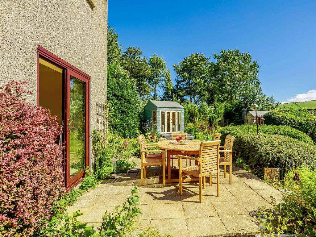 3 bed property in Huntly 88836, Auchleven (updated prices 2024)