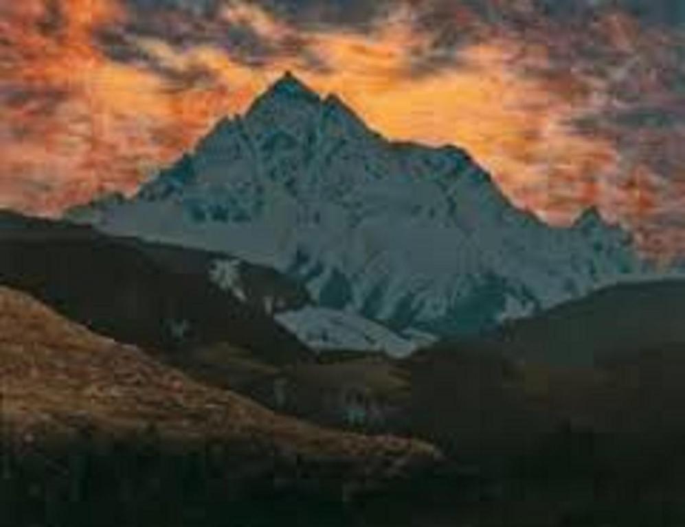 A general mountain view or a mountain view taken from Az apartmant