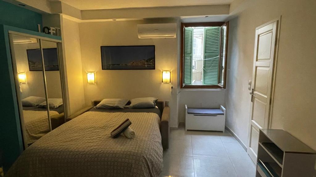 Studio rue piétonne proche plage - One-Bedroom Apartment