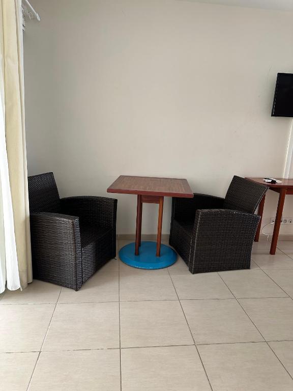 Posezení v ubytování Hôtel DOUCE VAGUE