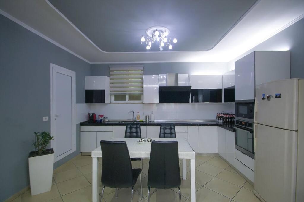 Central 2BD Villa - Image 7