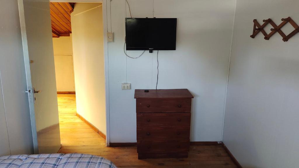 HOSTAL VALDIVIA - Twin Room With Shared Bathroom
