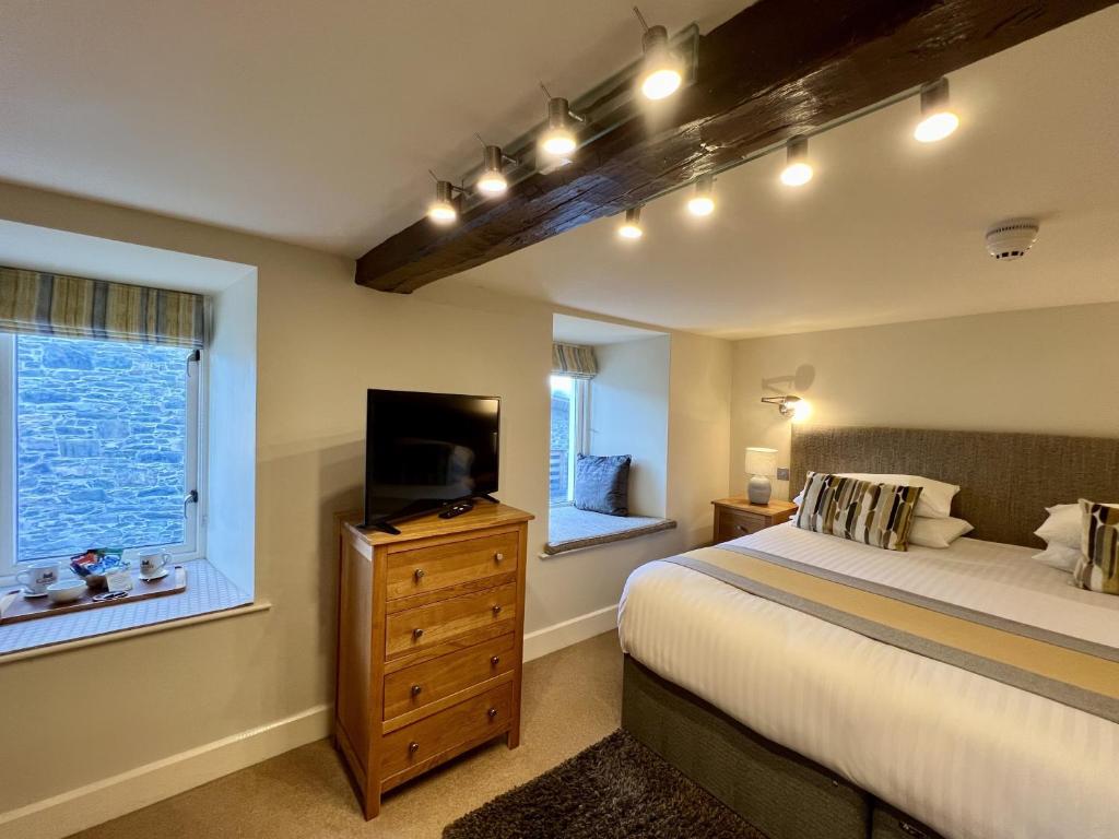 Castle Cottage Inn - Standard Double Or Twin Room