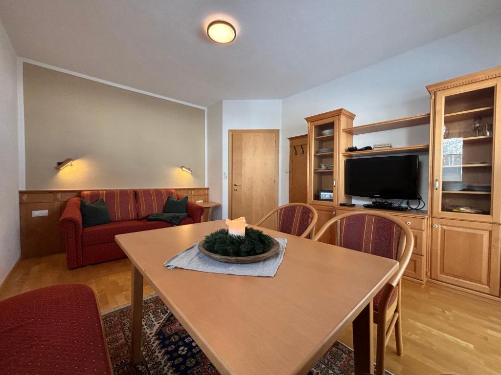 TV a/nebo společenská místnost v ubytování MB Apartment