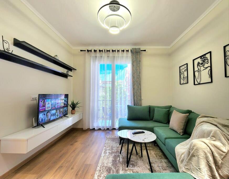 New Bazaar Flat w/ 24H Self Check In - Image 9