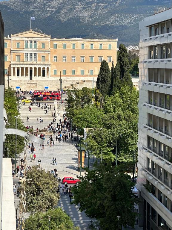 رزرو هتل و هاستل، 2 BD Apt در Syntagma با نمای آکروپلیس, 09037376597
