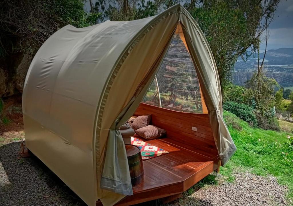 Příroda nedaleko luxury tent