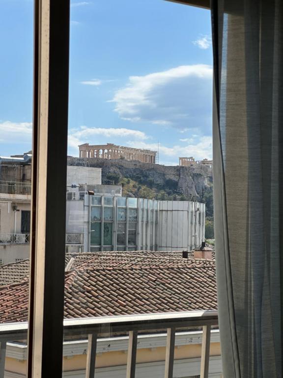 2 BD Apt in Syntagma with Acropolis viewにあるバルコニーまたはテラス