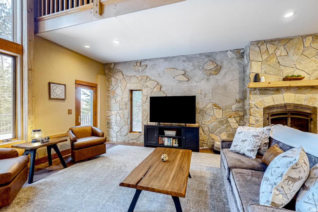 Hidden River Lodge, Eagle River Updated 2024 Prices