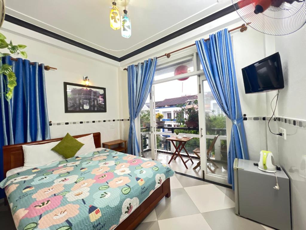 Phuc Bao Center Local Homestay - 3 mins walk to Old Town - Chambre Double Avec Balcon