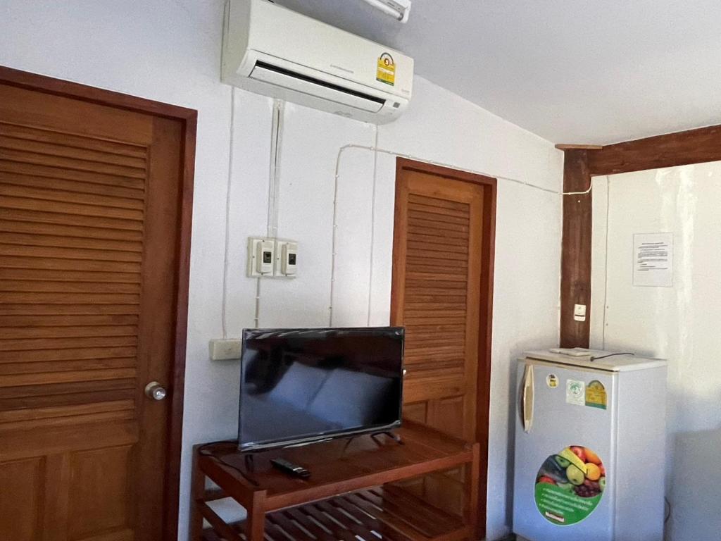 Kuchyň nebo kuchyňský kout v ubytování The Creek Garden Resort Huainamrin เดอะ ครีก การ์เด้น รีสอร์ท ห้วยน้าริน