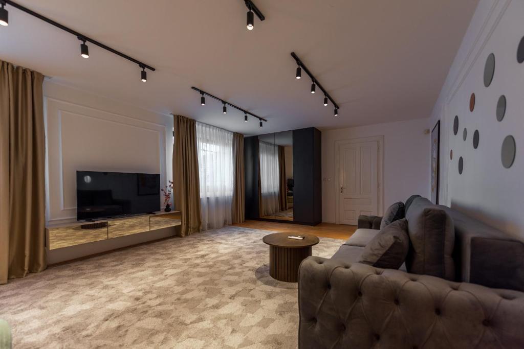 TV a/nebo společenská místnost v ubytování Sarajevo Central Elegance Apartments
