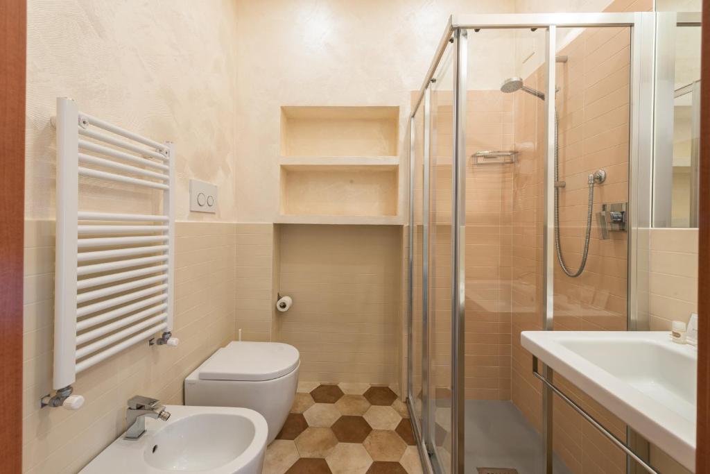 Top Floor Colosseo Guesthouse - 10