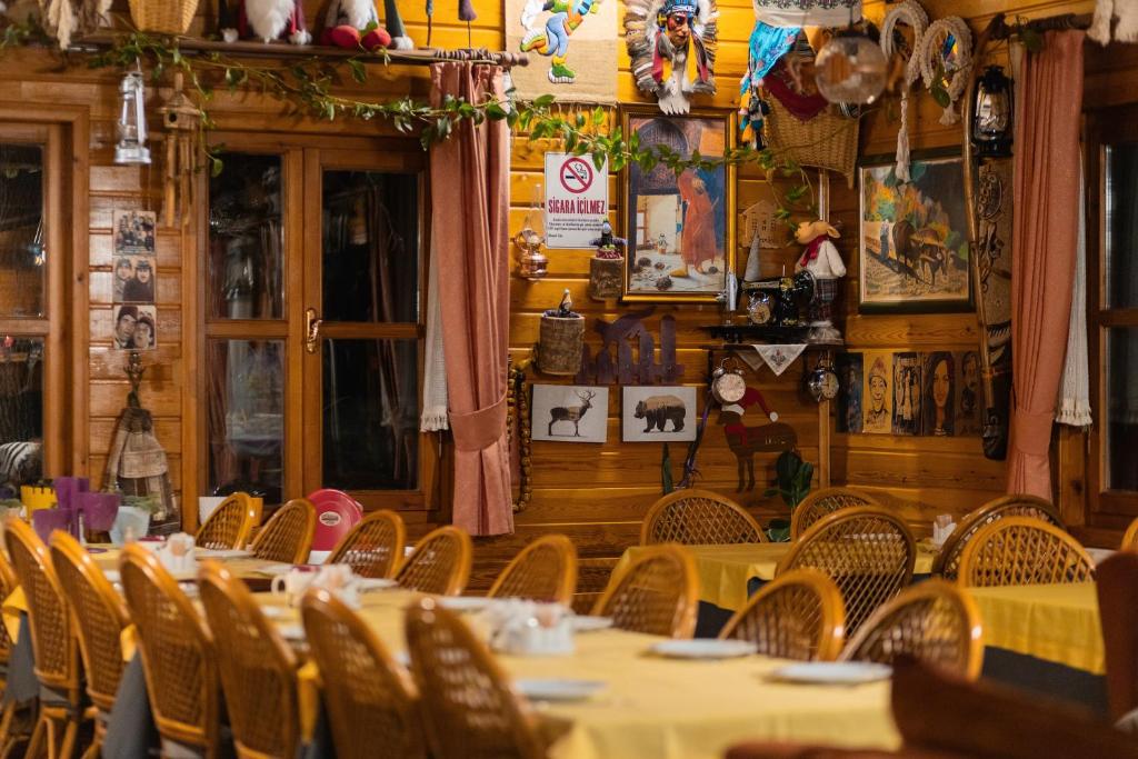 Restaurace v ubytování Abant Doğa Köşkü