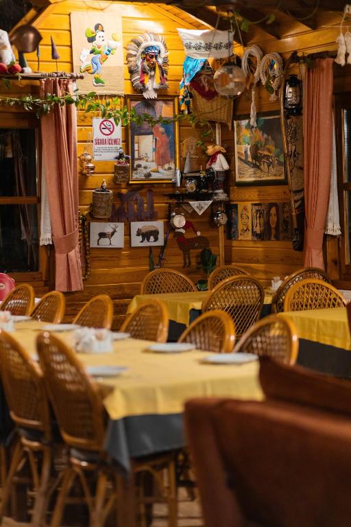 Restaurace v ubytování Abant Doğa Köşkü