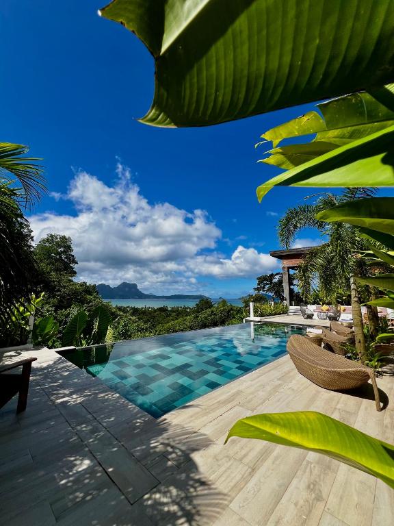 Bazén v ubytování Ahana Resort El Nido nebo v jeho okolí