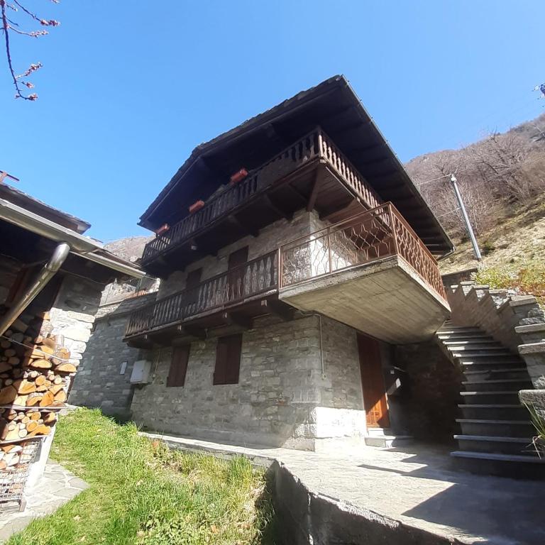 Kép Baita "Lou Tzatagni" Pialemont Champorcher - CIR VDA - PONTBOSET 0002 szállásáról Pontbosetben a galériában