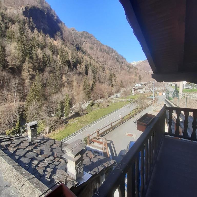 Kép Baita "Lou Tzatagni" Pialemont Champorcher - CIR VDA - PONTBOSET 0002 szállásáról Pontbosetben a galériában