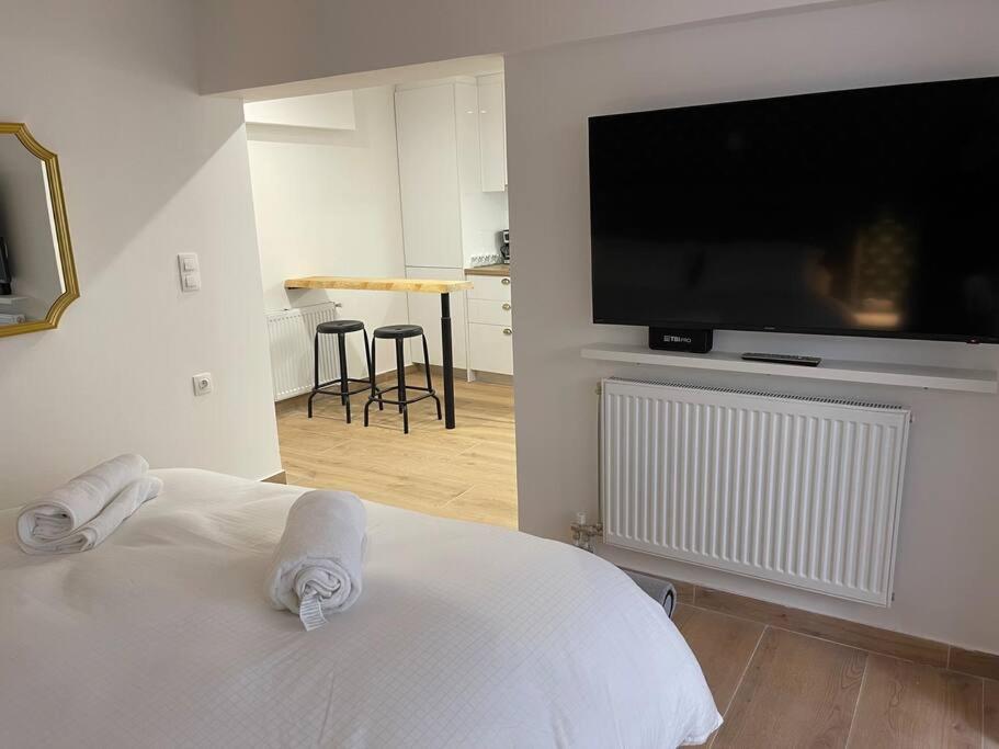 TV a/nebo společenská místnost v ubytování Hideaway Boutique