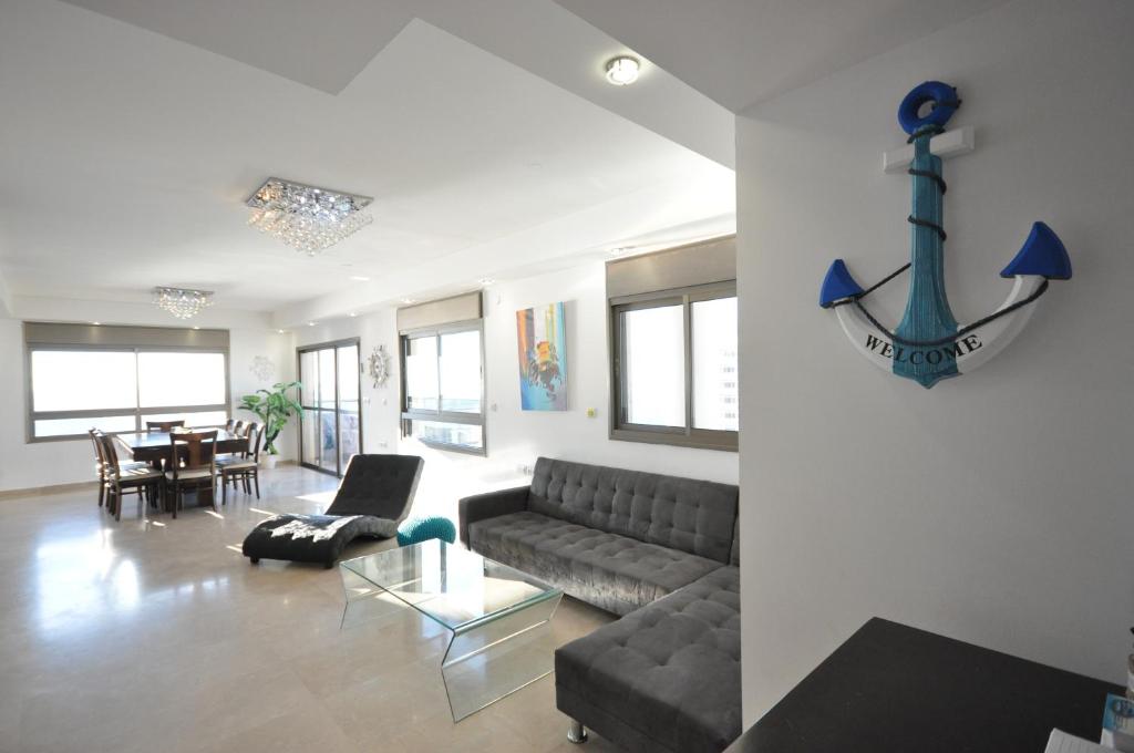 Netanya Homey SeaView Living by Sea N' Rent, Netanya (updated prices 2024)