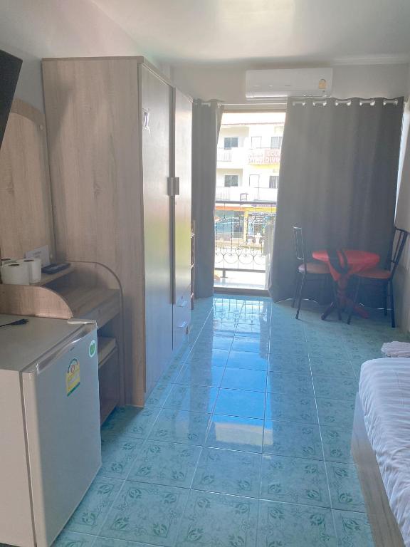 2 Vikings Guesthouse - 1