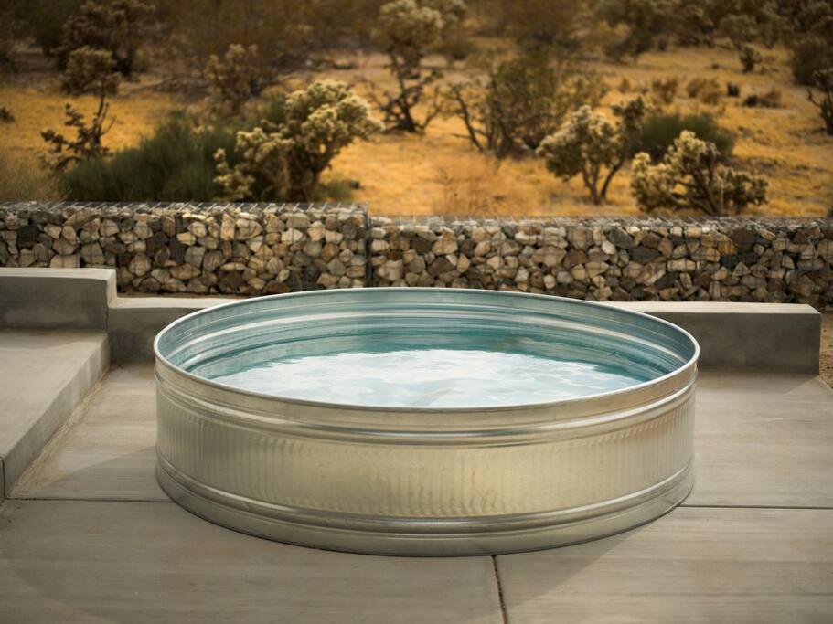 Fotografie z fotogalerie ubytování Neutra Home Joshua Tree Luxury Retreat Pool and Spa v destinaci Joshua Tree