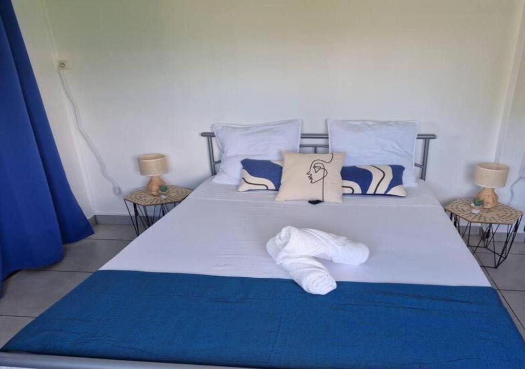 Postel nebo postele na pokoji v ubytování Maïlly - Charmante villa T5 avec piscine - Empire House