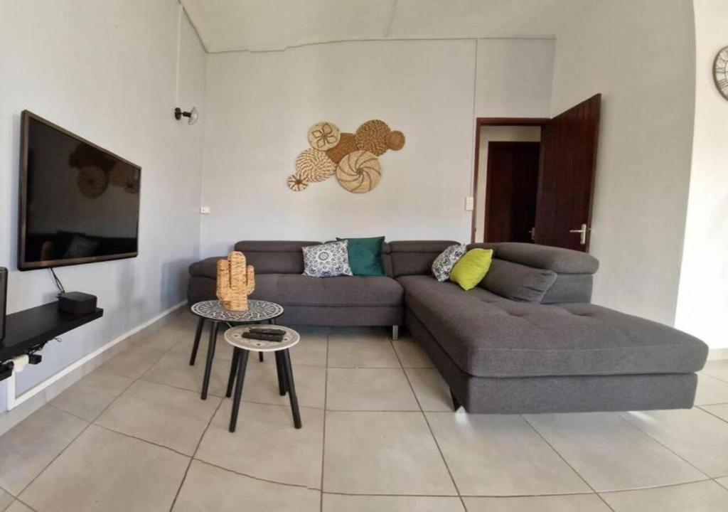 Posezení v ubytování Maïlly - Charmante villa T5 avec piscine - Empire House