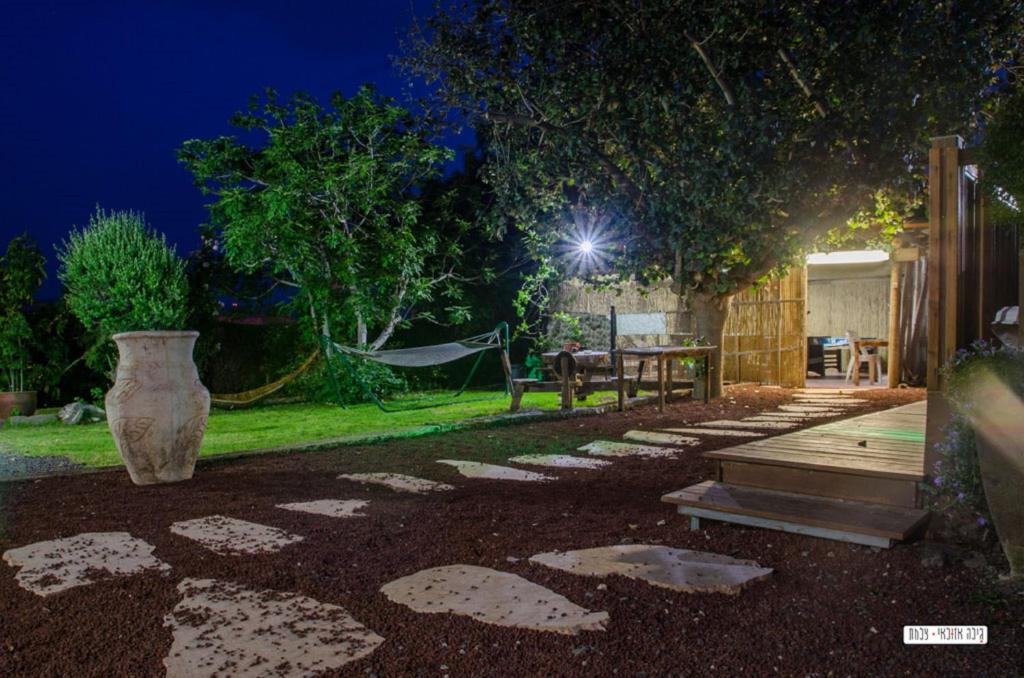 Zahrada ubytování Moon Light Yavneʼel