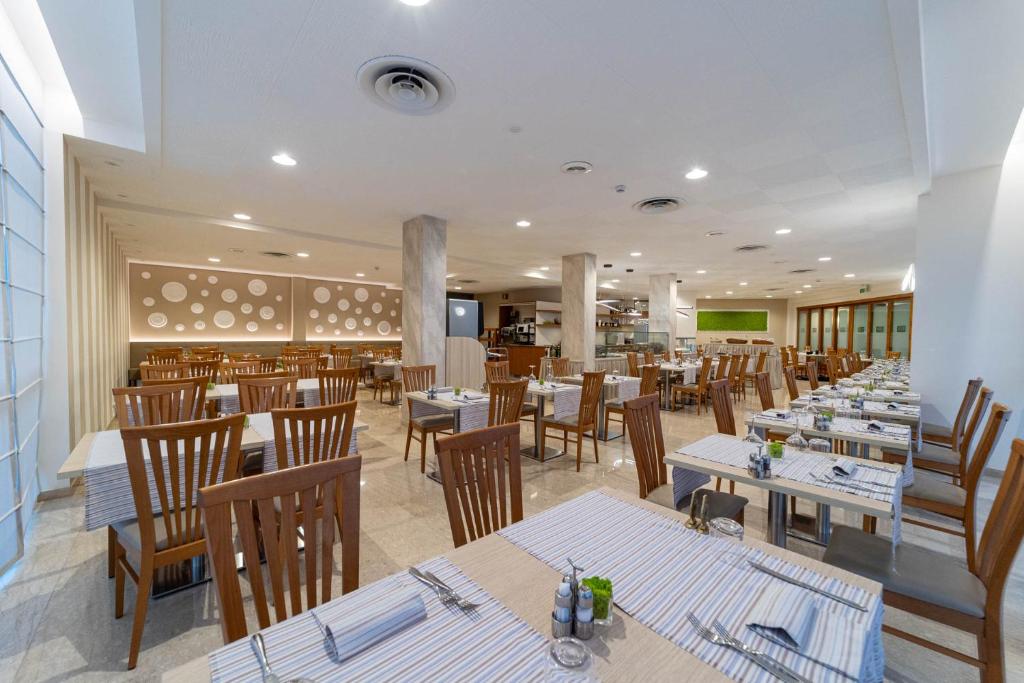 Restauracja lub miejsce do jedzenia w obiekcie Hotel Las Vegas
