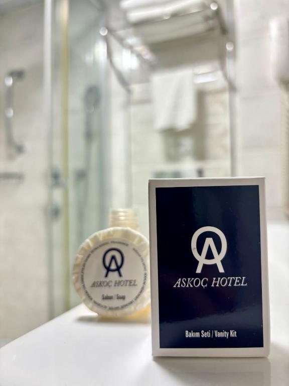 A bathroom at Askoc Hotel & SPA