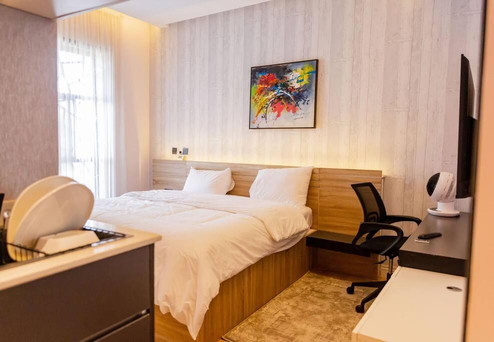 Lakehouse Apartment Lake Como Studio Apartment, Abuja (updated