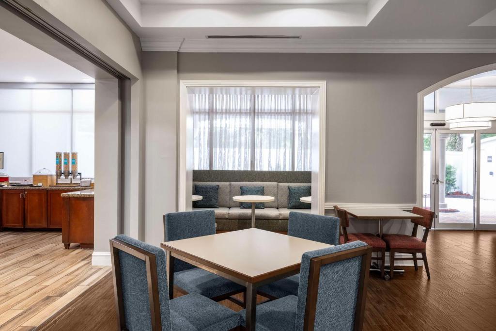 Hampton Inn West Palm Beach Central Airport photo