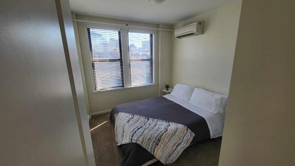 Heart of Detroit Gem! 2BR Apt photo