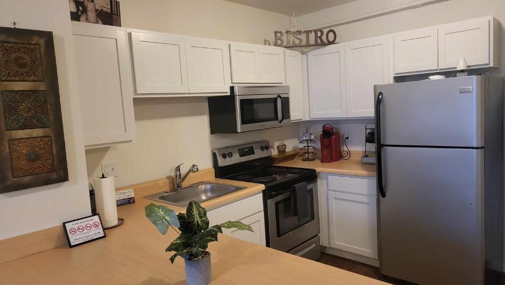 Heart of Detroit Gem! 2BR Apt photo