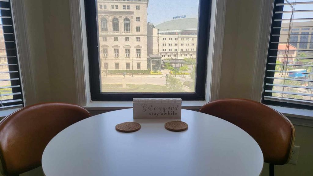 Amazing 1 BR Apt In City Center photo