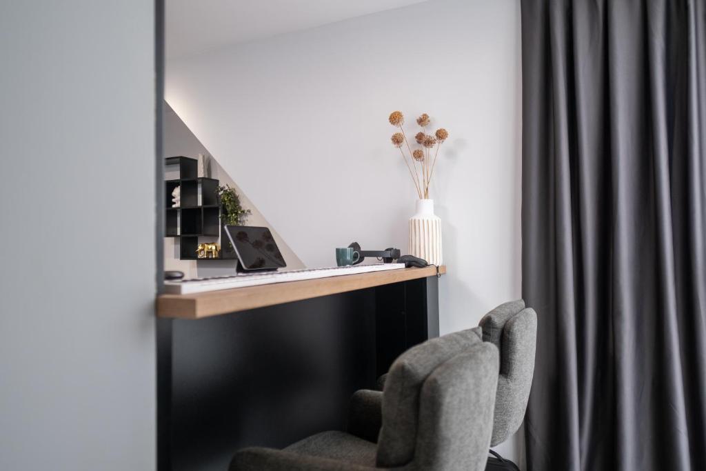 Fotografie z fotogalerie ubytování Chic 1BR Apartment with Balcony in Plovdiv v destinaci Plovdiv