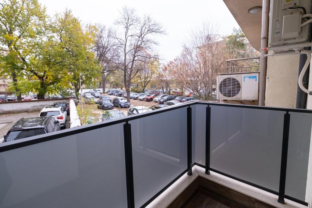 Fotografie z fotogalerie ubytování Chic 1BR Apartment with Balcony in Plovdiv v destinaci Plovdiv