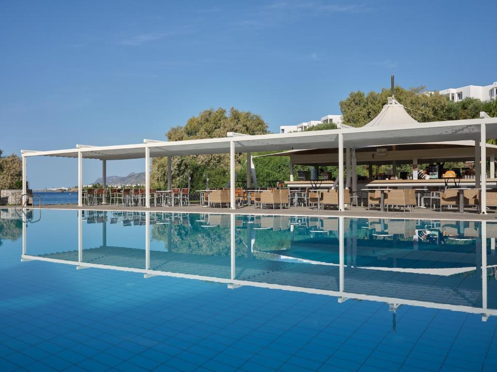 Basen w obiekcie Atlantica Mikri Poli Crete lub w pobliżu