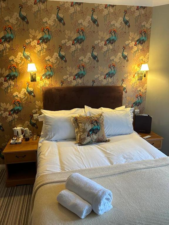 Letto o letti in una camera di The Ardingly Inn