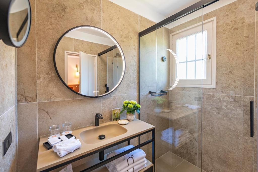 Mas de l'Oulivié - Habitación Doble O Twin Con Personajes