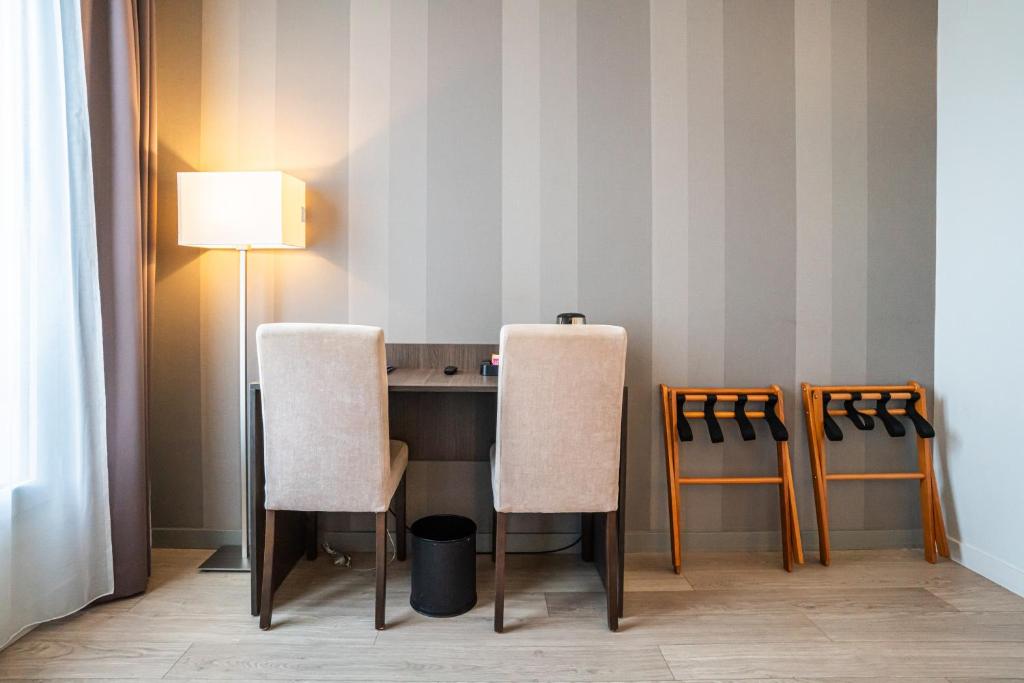 Hotel de Flore - Montmartre - Resim 22